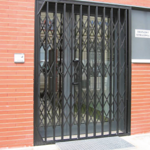 Puerta ballesta residencial M.LUQUE