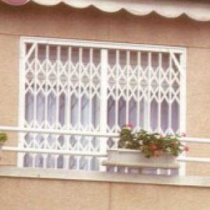 Puerta ballesta residencial M.LUQUE