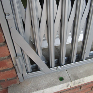 Puerta ballesta residencial M.LUQUE