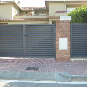 galería puertas batientes residenciales