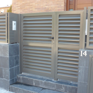 galería puertas batientes residenciales