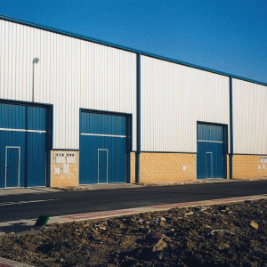 Puerta basculante industrial