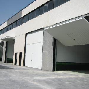 Puerta basculante industrial